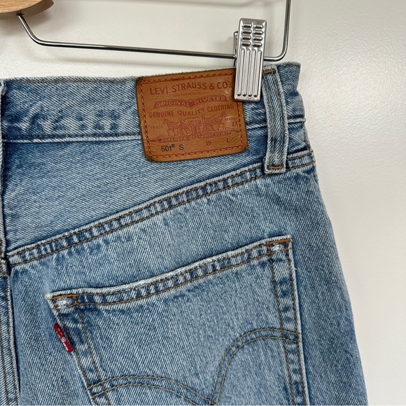 Levi’s • 501 Distressed Cut Off Denim Shorts - Picture 6 of 10